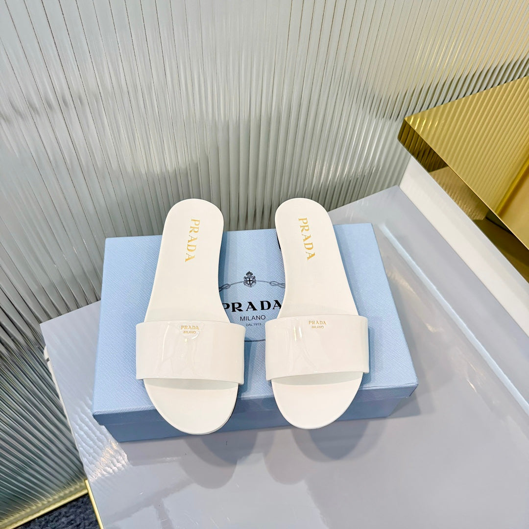 Prada 2026 Logo Patent Leather Slide Calfskin 715621