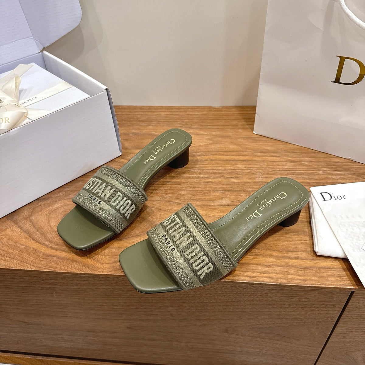 CD 26s Square - Toed Sandals Canvas Cowhide 685446